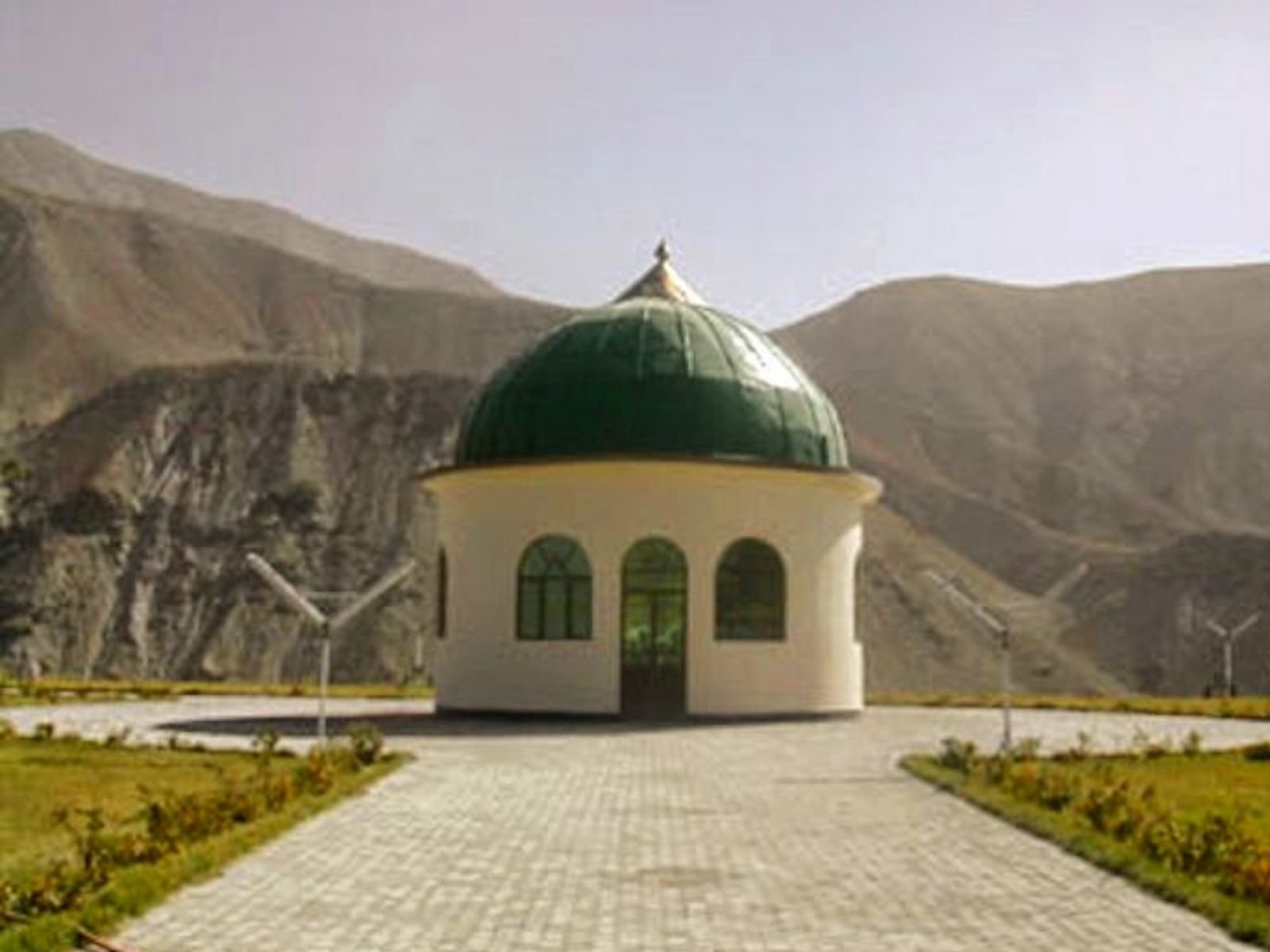 Mausoléu de Ahmed Shah Massoud, localizado em uma montanha no Vale do Panshjir.