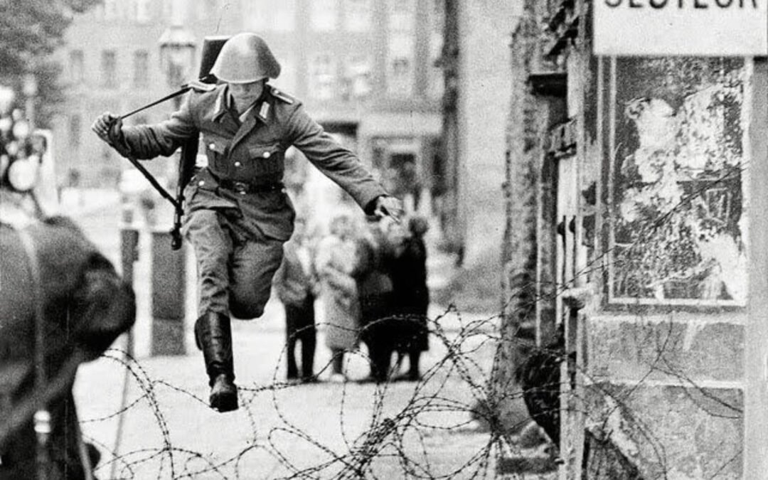 Queda do Muro de Berlim: Como a Liberdade Derrubou o Comunismo