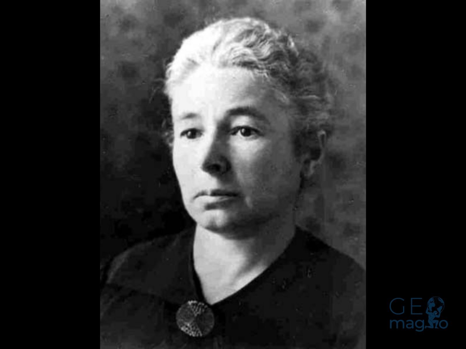 Madame Marguerite Rouffanche, a única sobrevivente da igreja, passou mais de um ano se recuperando dos ferimentos. Após pular da janela da igreja, foi baleada cinco vezes antes de rastejar para um jardim, onde se escondeu até ser resgatada na tarde seguinte em Oradour-sur-Glane. Madame Rouffanche prestou depoimento no julgamento de Bordeaux em 1953, onde relatou os eventos que testemunhou em 10 de junho de 1944.