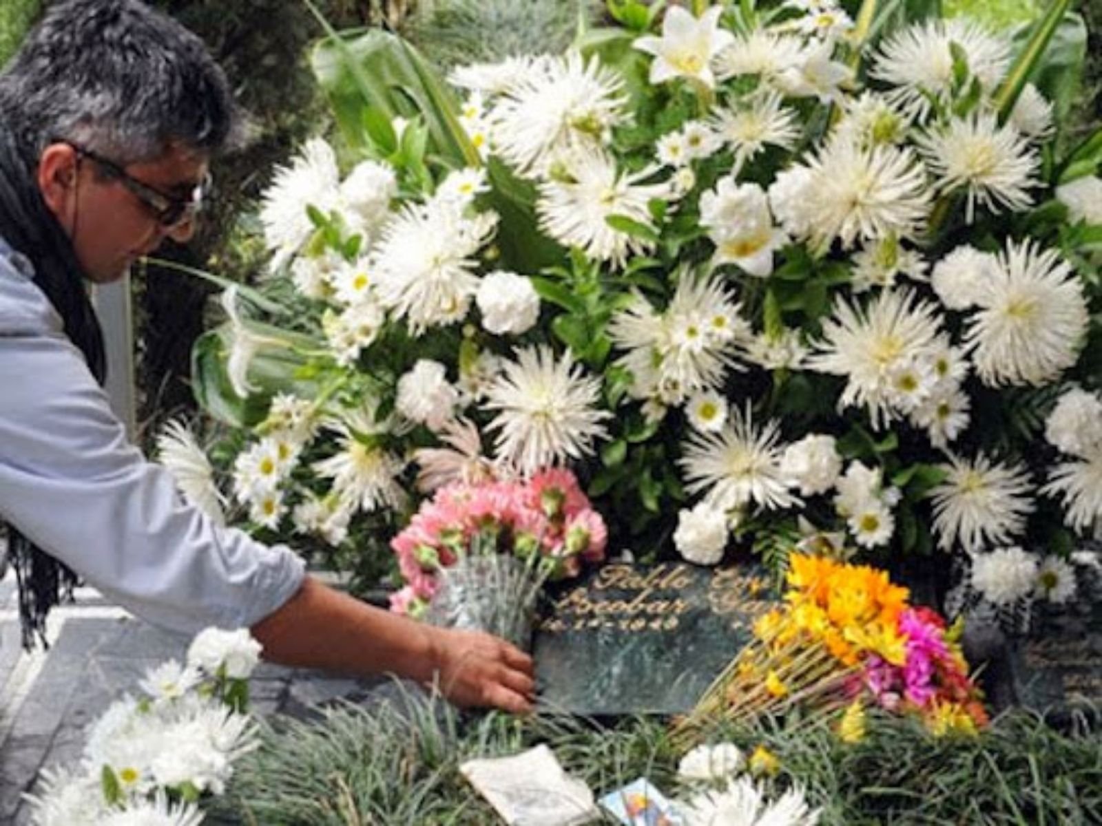 Túmulo de Pablo Escobar virou atração turística. Foto: Associated Press