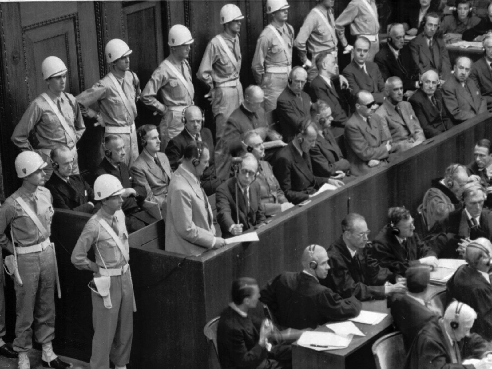 O Tribunal Militar Internacional em Nuremberg, onde 24 dos mais importantes líderes nazistas foram julgados por crimes de guerra, crimes contra a paz e crimes contra a humanidade.